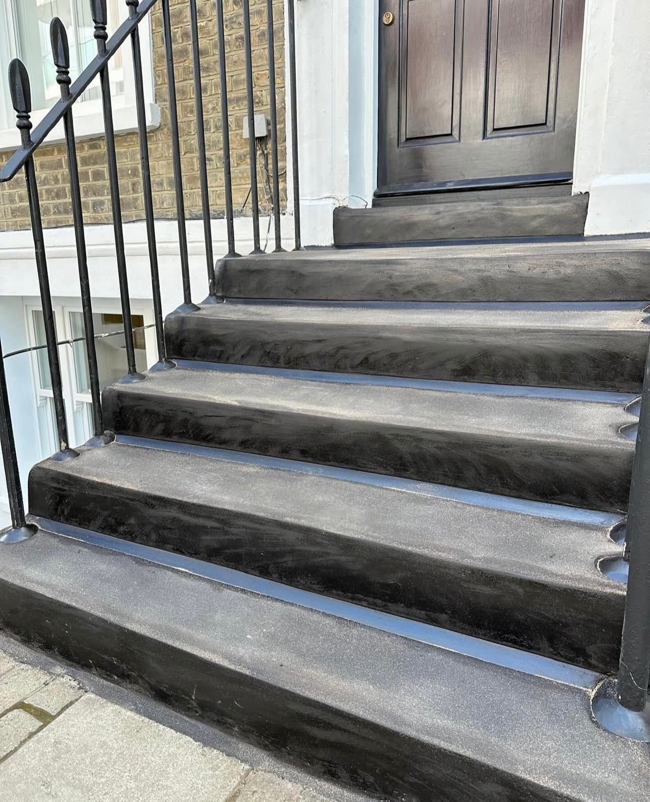 Mastic asphalt entrance steps